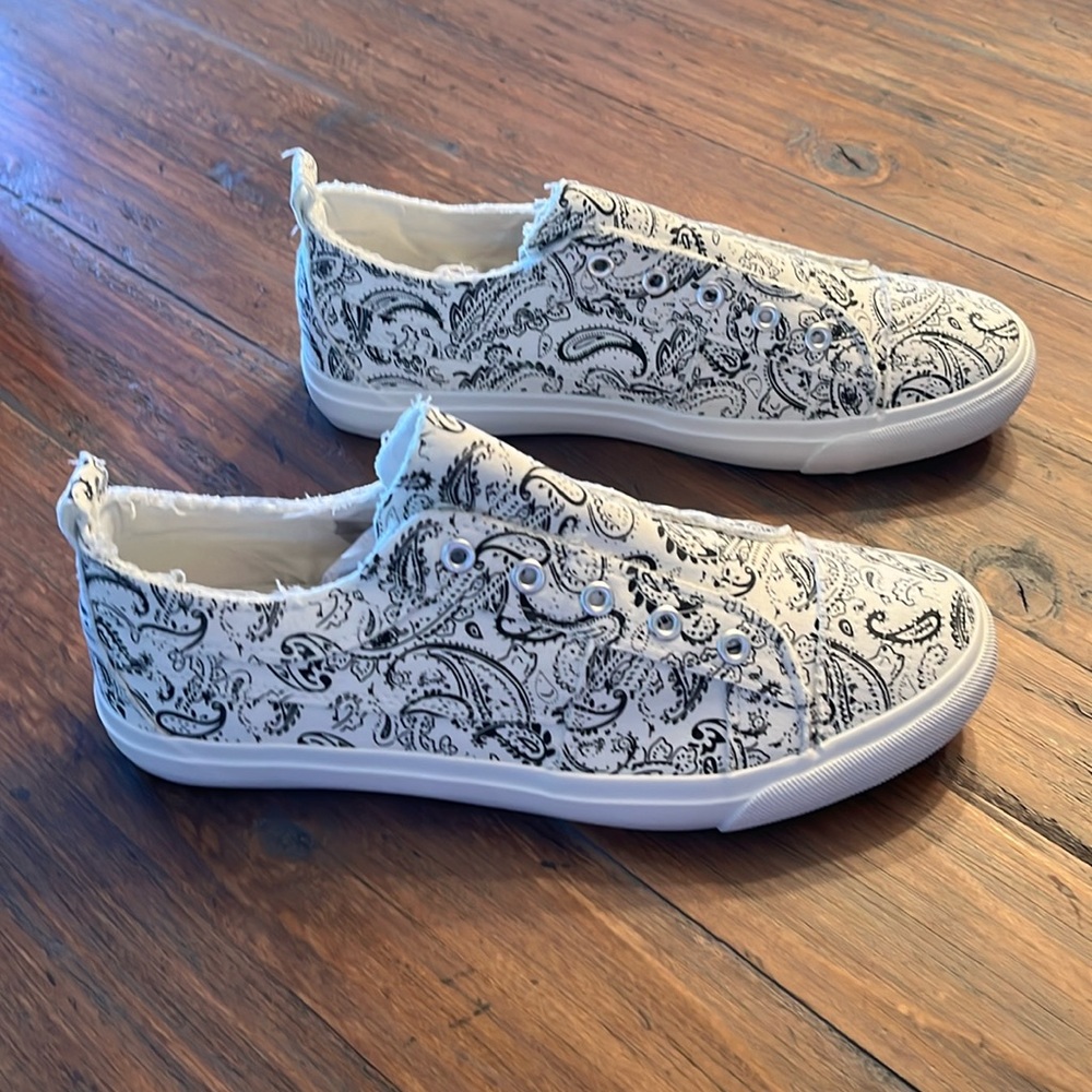 Brand New Corkys Tennis Shoes Size 10